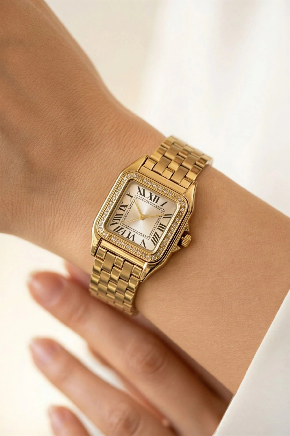 C. Model Homies HM19390S04-1 Çelik Kordon Kadın Kol Saati