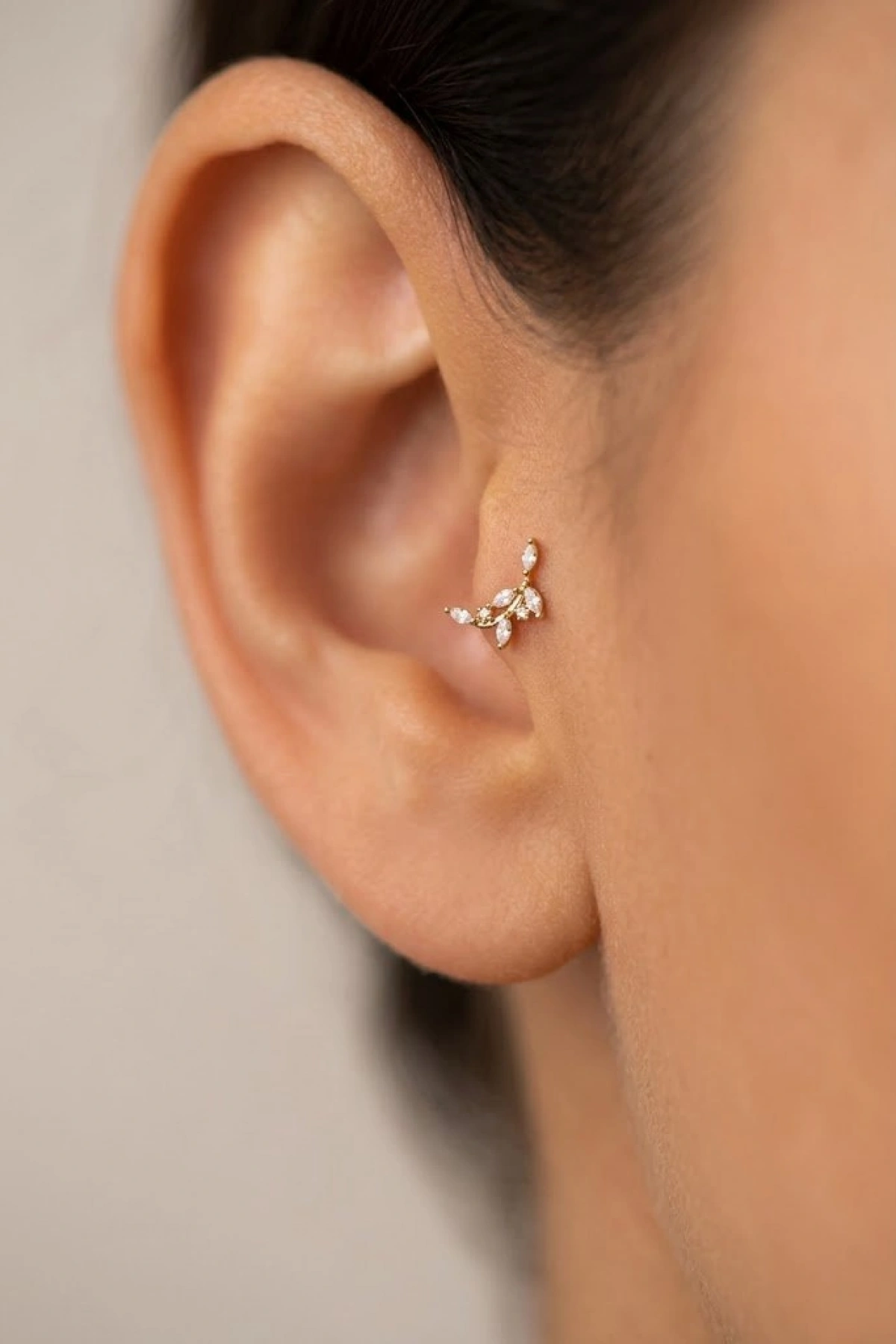 Dal Model Gold Altın Kaplama Tragus Çelik Piercing