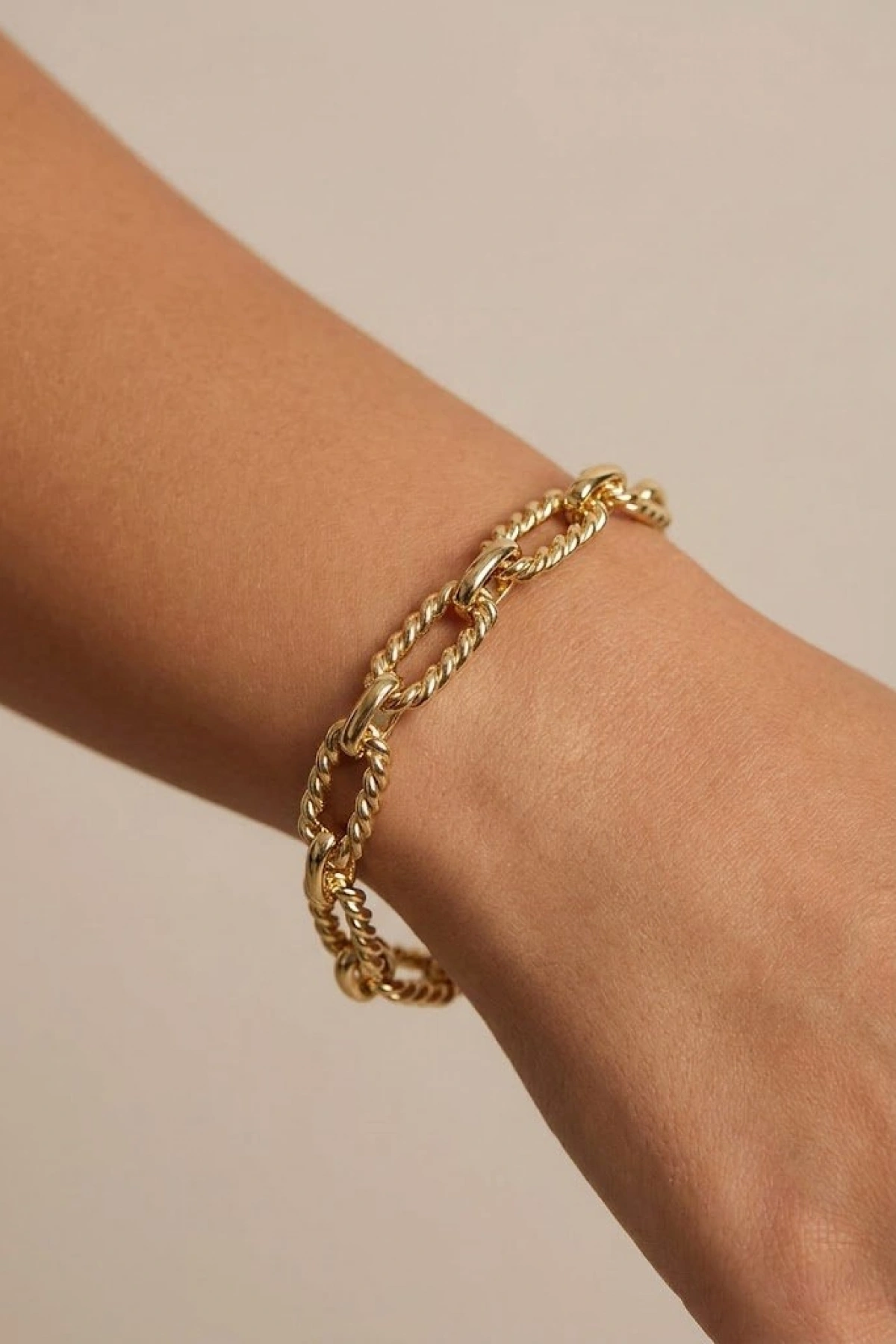 Burgu Dikdörtgen Model Gold Altın Kaplama Bileklik