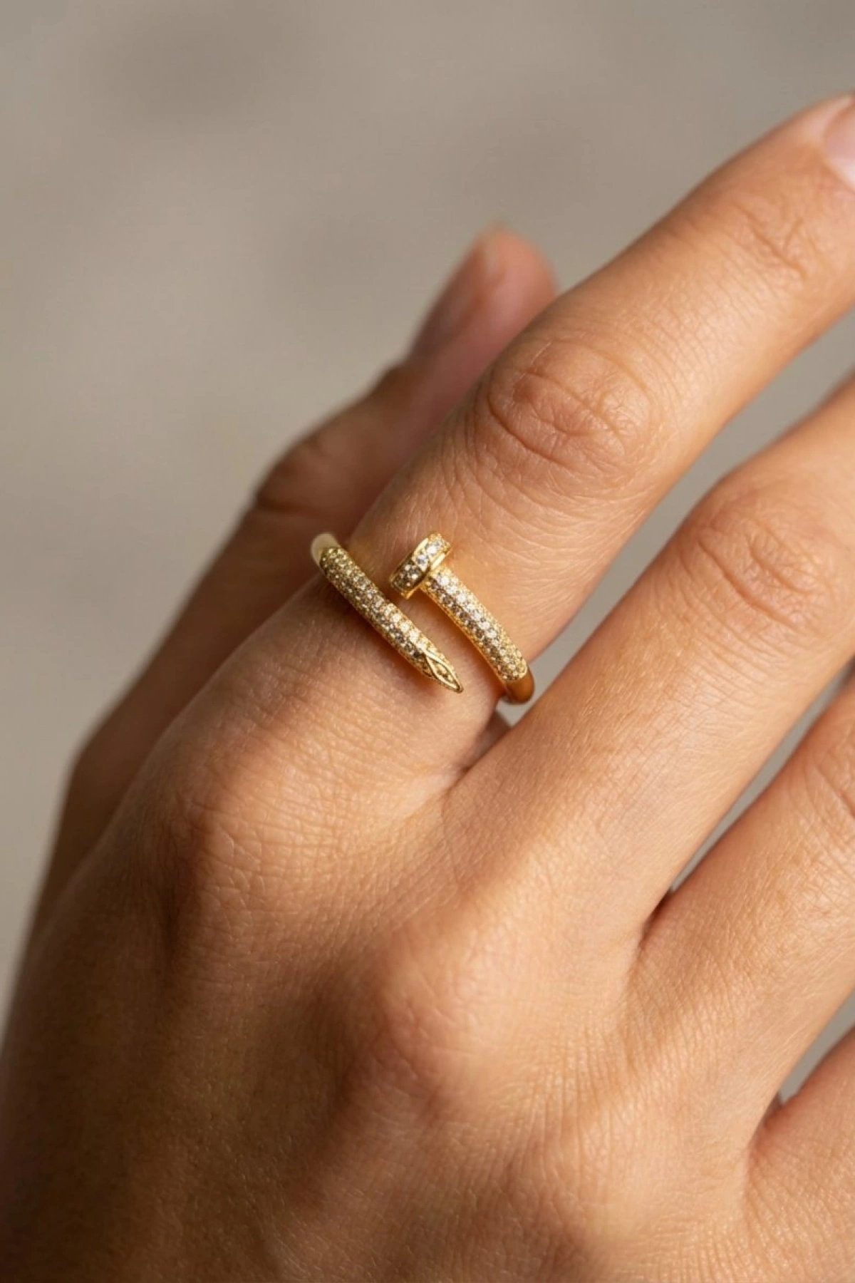 Taşlı Çivi Model Gold Altın Kaplama Ayarlanabilir Yüzük