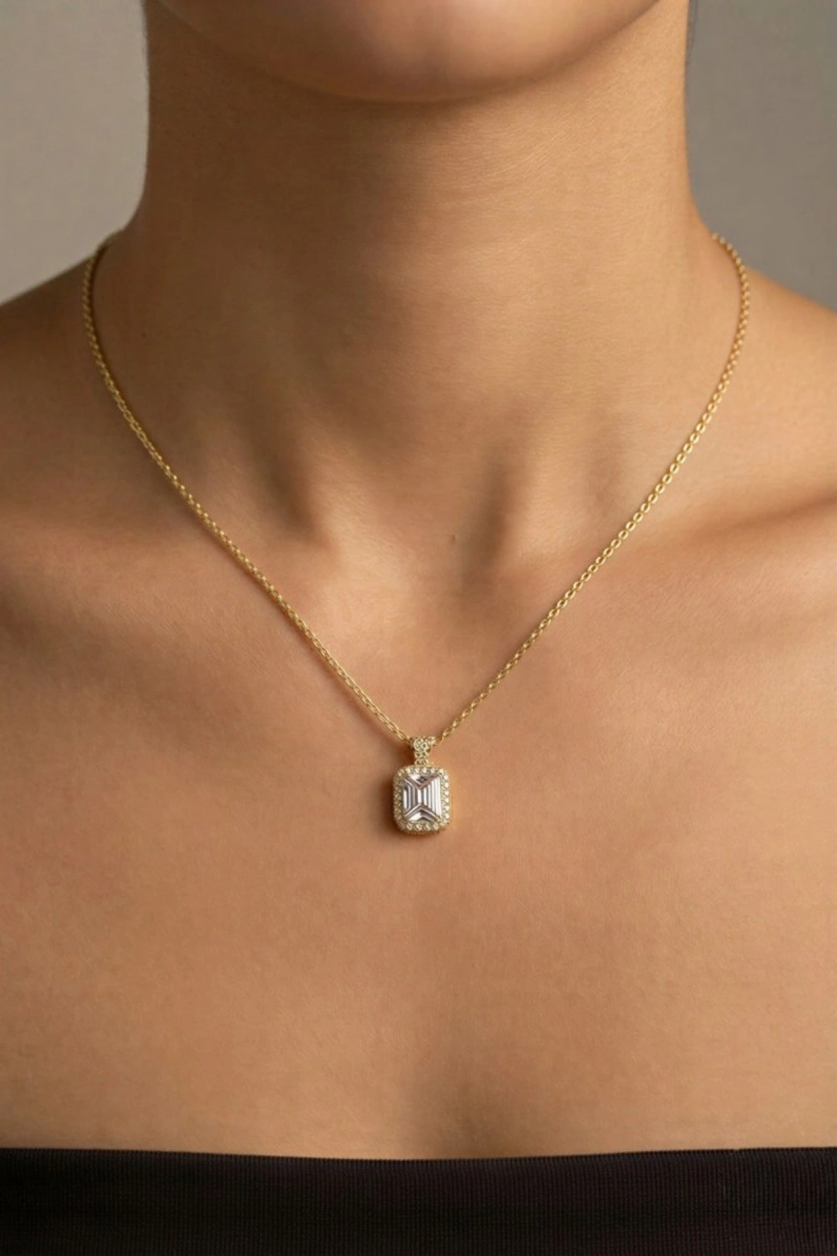 Kare Baget Model Zarif Gold Altın Kaplama Kolye