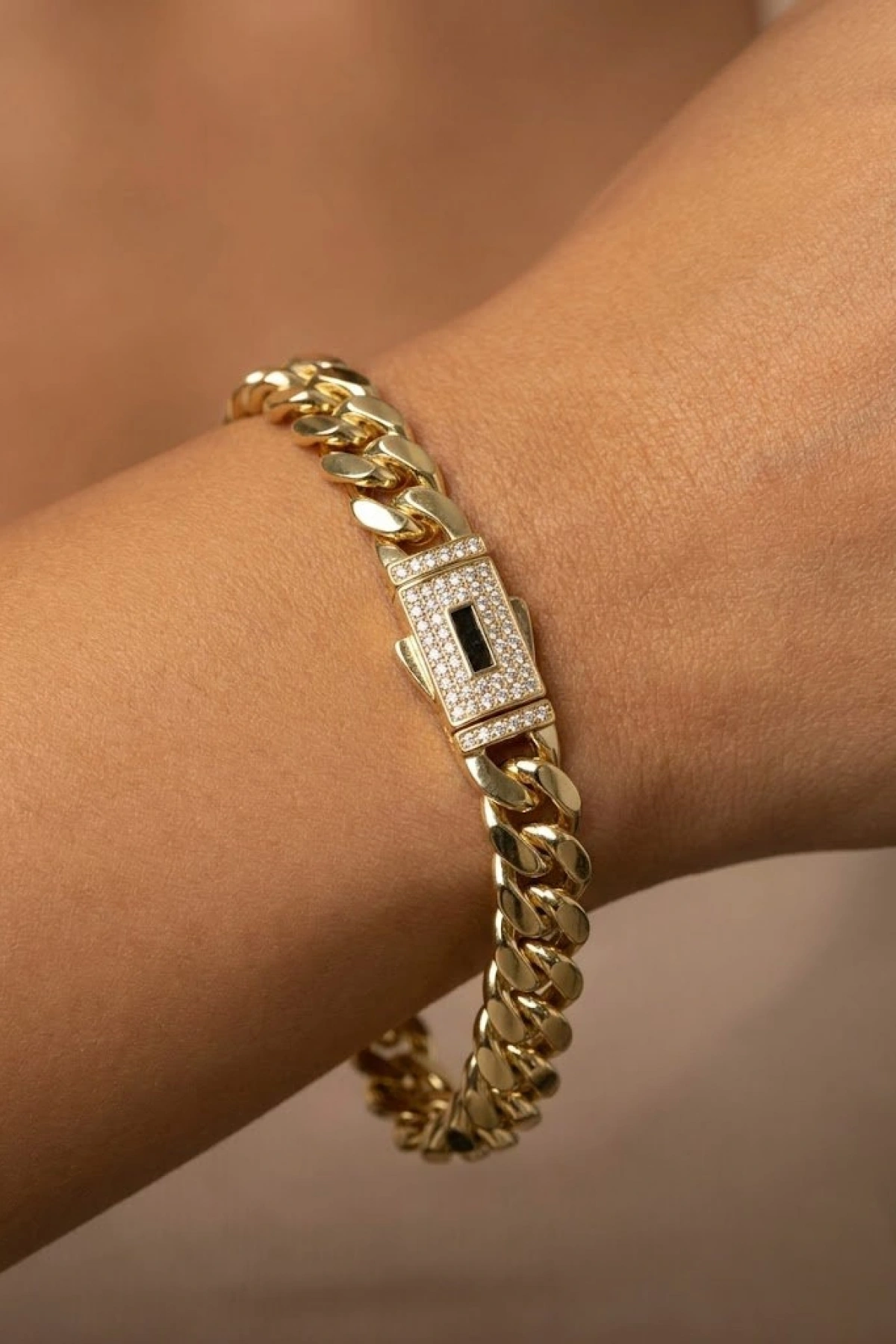 Siyah Detay Gurmet Model Gold Altın Kaplama Bileklik