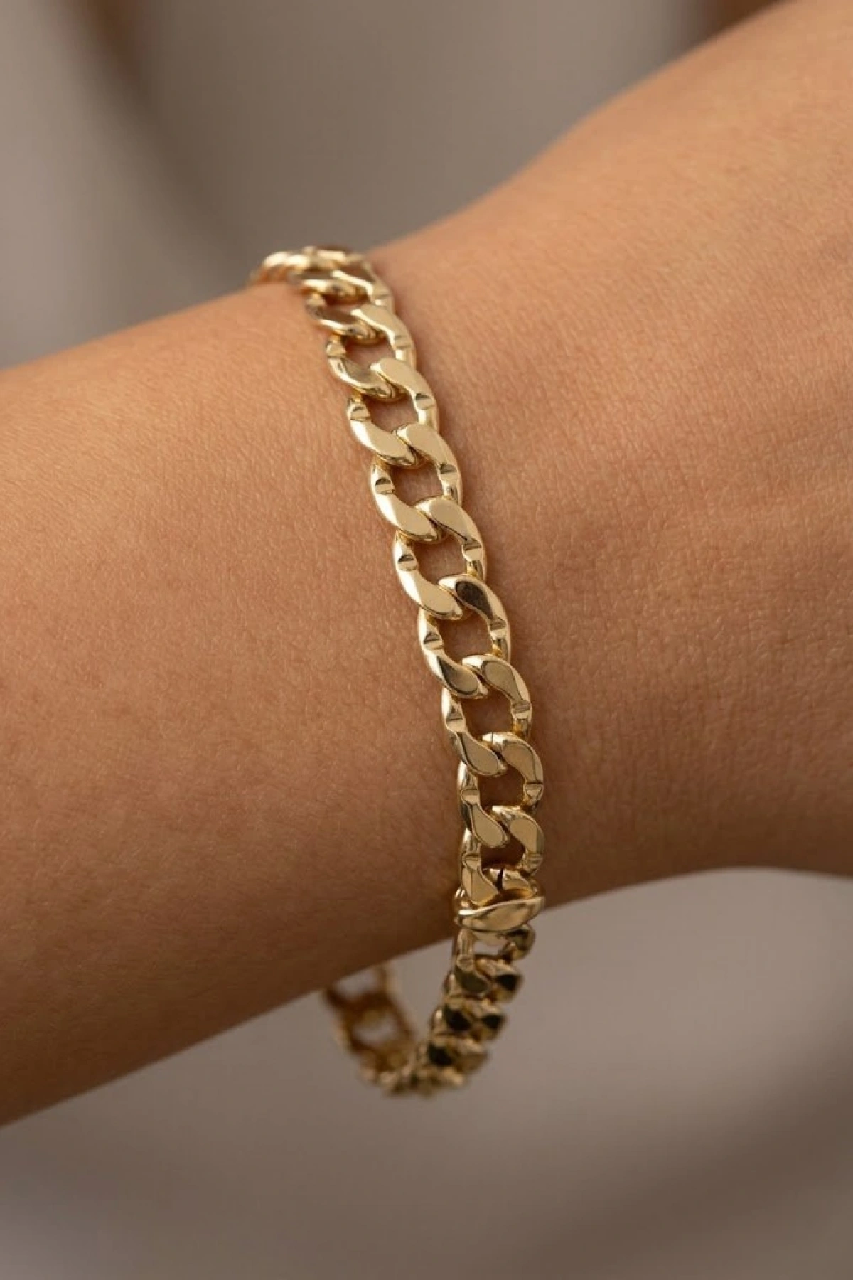 Desenli Ezik Bağlı Model Gold Altın Kaplama Bileklik