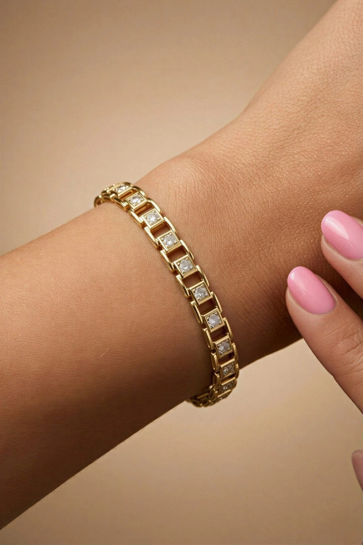 Kare Baget Taş Detay Gold Altın Kaplama Bileklik