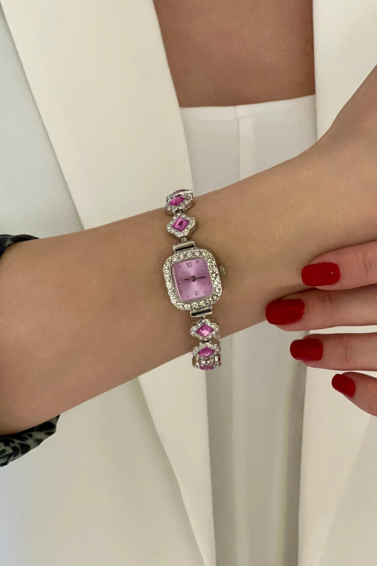 Metal Kordon Mor Taş Beyaz Kadın Kol Saati