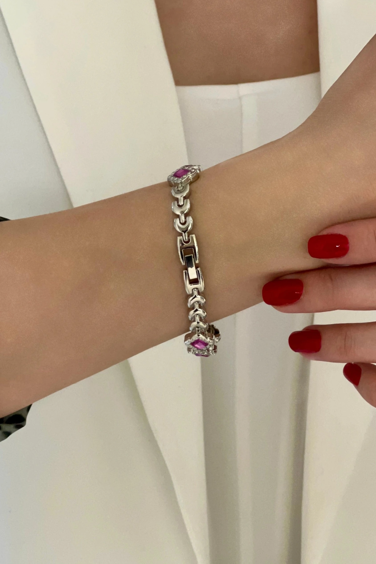 Metal Kordon Mor Taş Beyaz Kadın Kol Saati