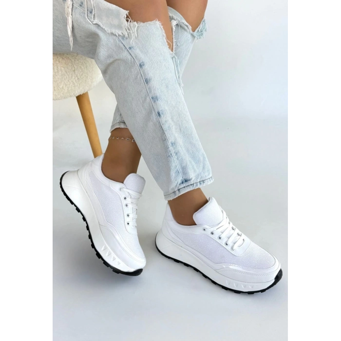 Edva Beyaz Cilt Bağcıklı Spor Ayakkabı