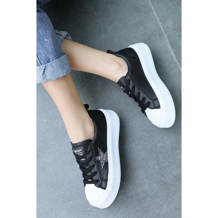 Piata Siyah Cilt Beyaz Tabanlı Bağcıklı Spor Ayakkabı