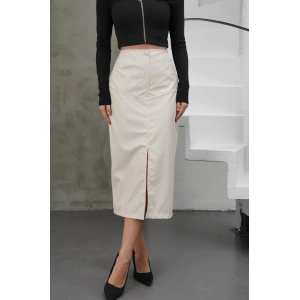 Yırtmaçlı uzun deri etek krem