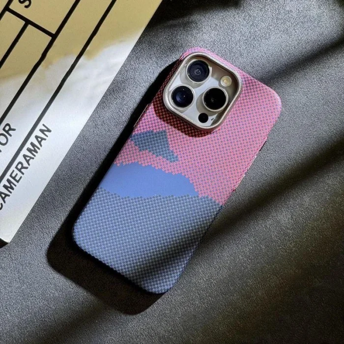 iPhone 15 Pro MagSafe Uyumlu Kılıf Carbon Desenli Premium Telefon Kılıfı