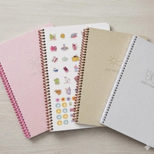 Keskin Color Defter Plastik Kapak Spiralli Glitter 16,5x22,5 80 Yp.Kareli