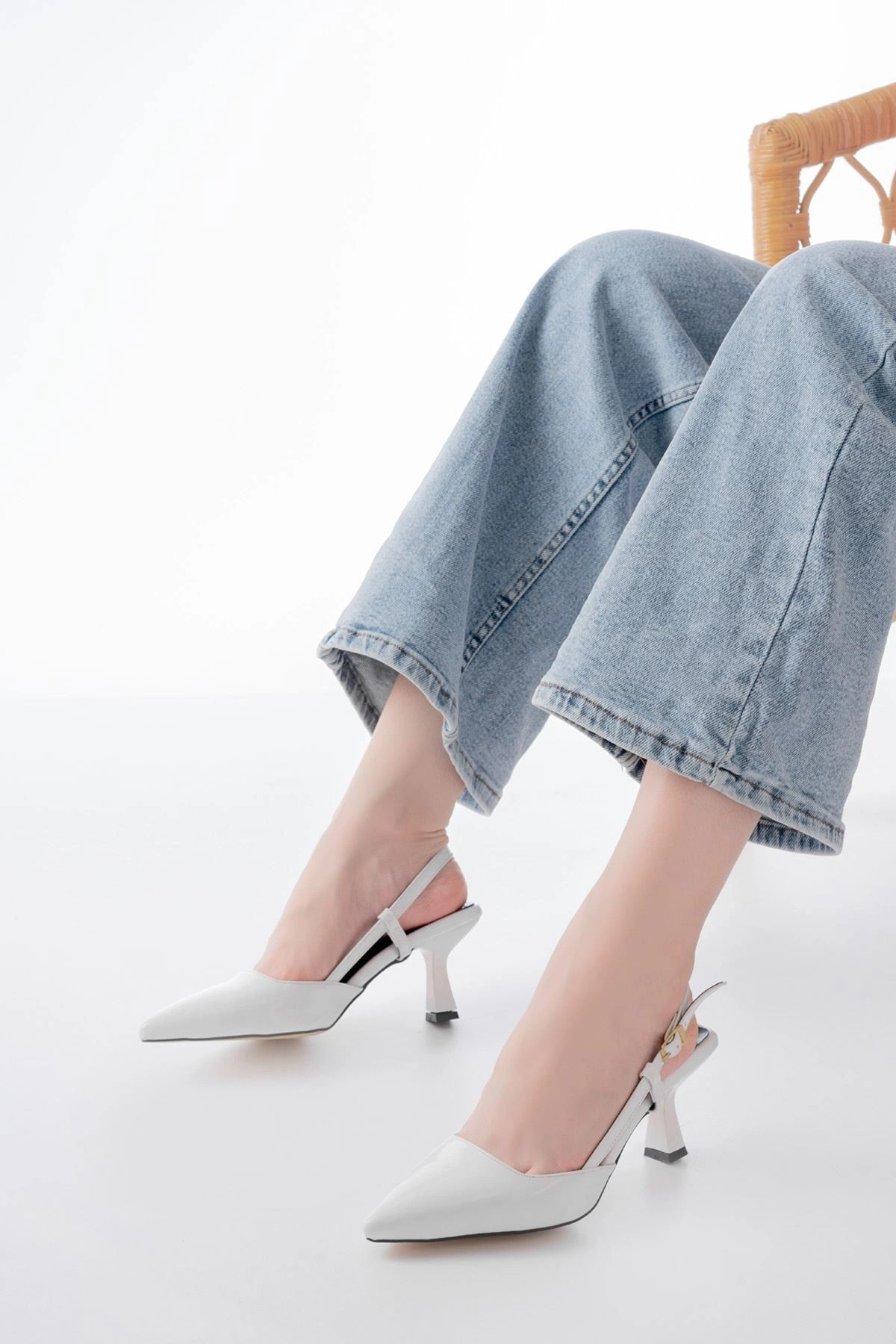 ST-002 Beyaz Rugan Günlük 7 cm Topuklu Ayakkabı