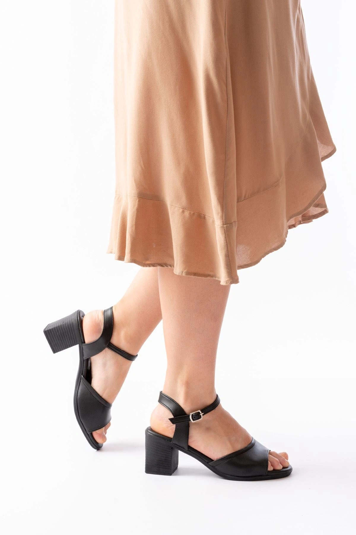 K-13 Siyah Günlük Topuklu Kadın Sandalet