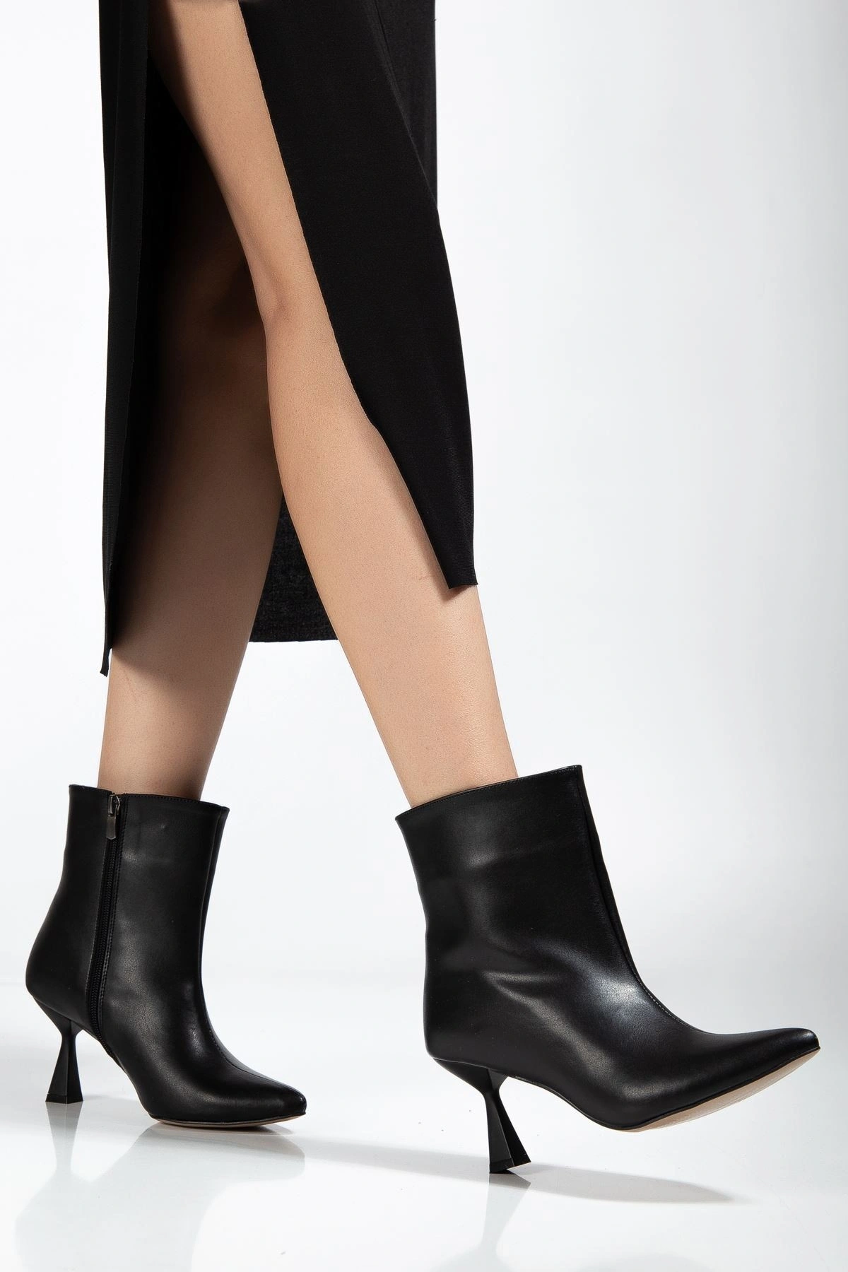 4701 Siyah Cilt Kare Topuk Günlük Kadın Bot