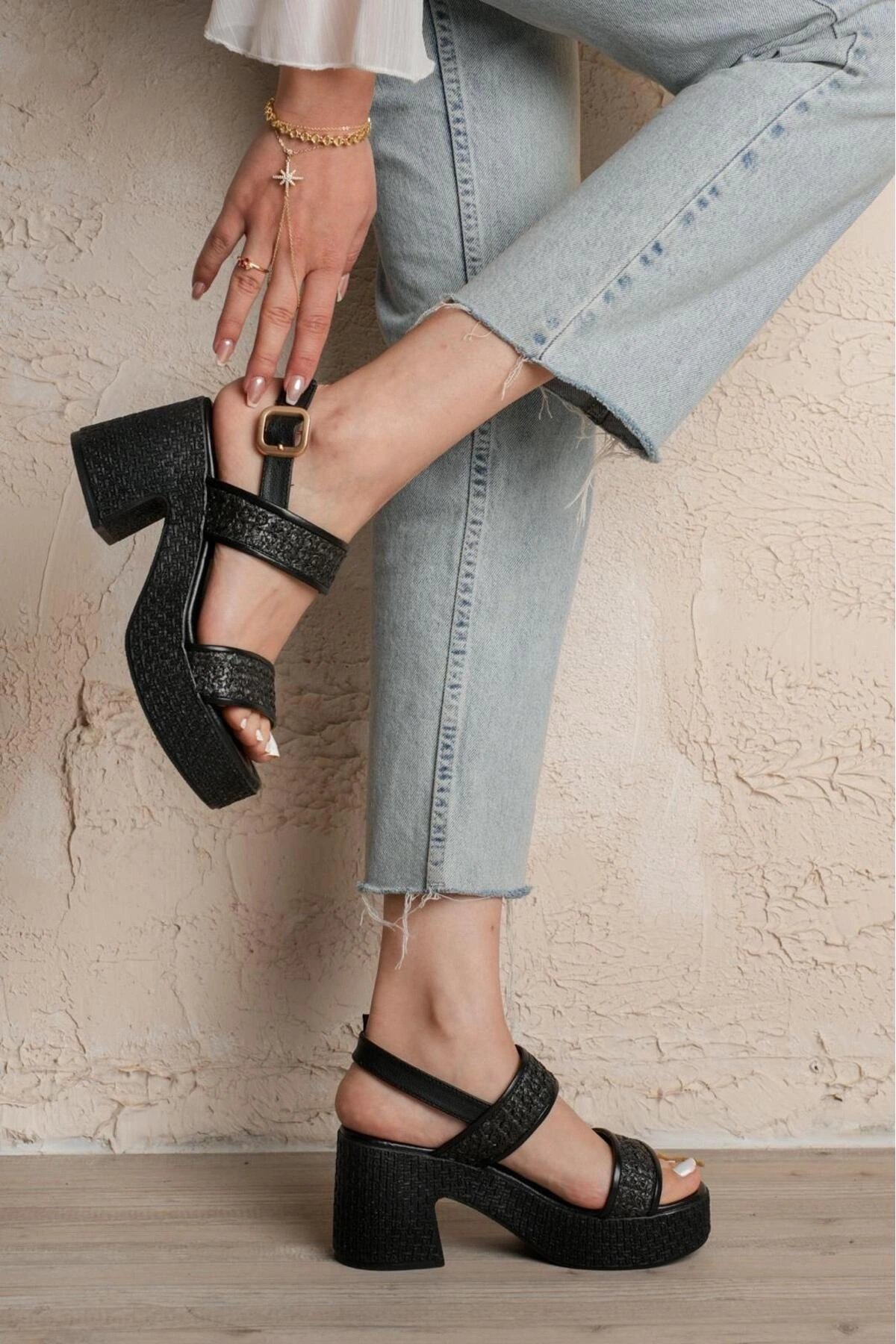 Kety yüksek Taban Siyah Kadın Sandalet