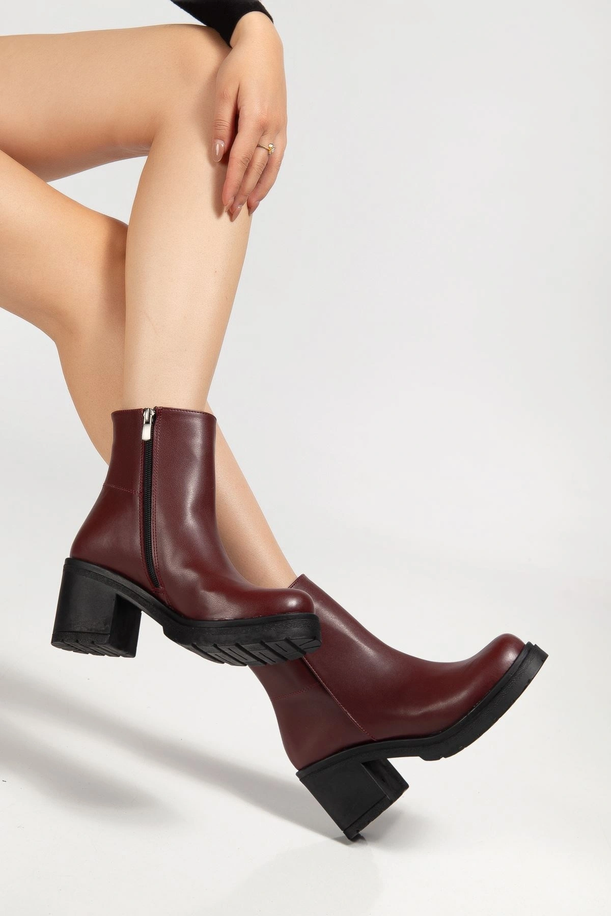 767-3020 Bordo Fermuarlı Kalın Topuklu Günlük Kadın Bot