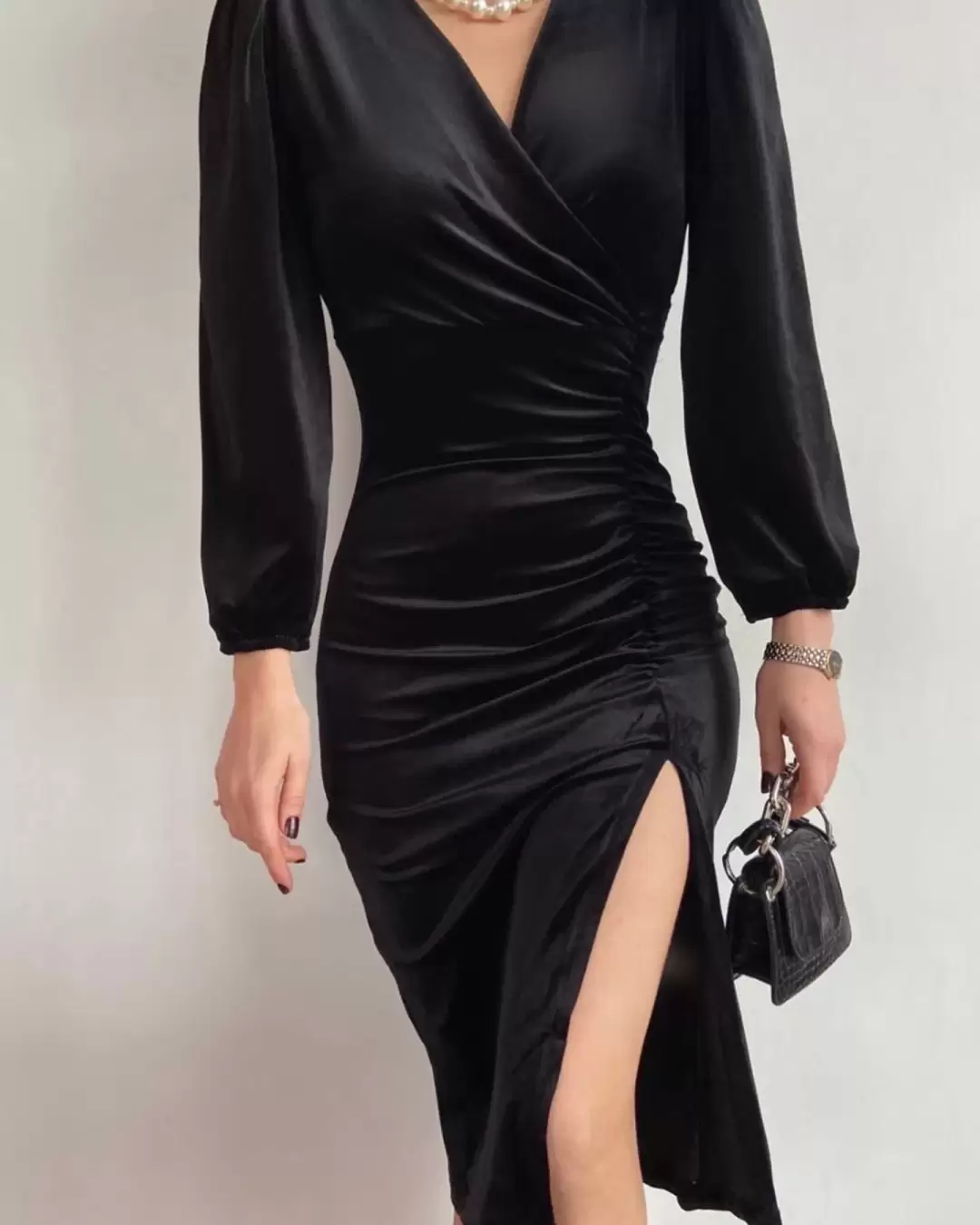 Siyah Kruvaze Kadife Elbise