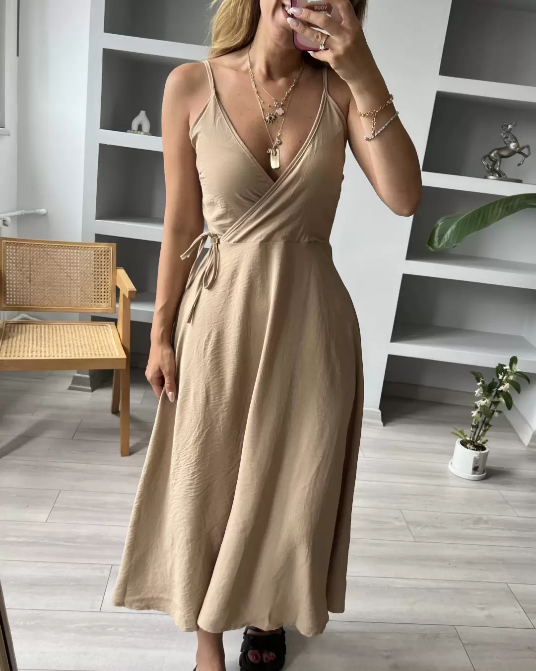Bej Askılı Kruvaze Ayrobin Elbise