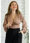 CAMEL UZUN KOL GÖĞÜS DEKOLTELİ CROP BLUZ