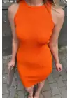 TURUNCU KOLSUZ TRİKO ELBİSE