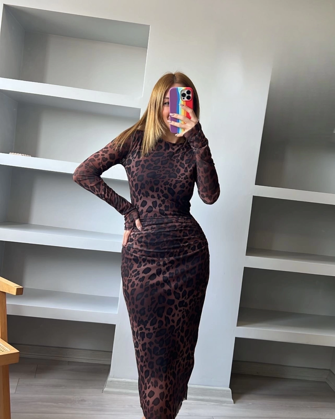 Kahverengi Leopar Şifon Parmak Geçme Detaylı Astarlı Elbise