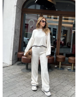 Ekru Çoban Dikiş Detaylı Triko Takım