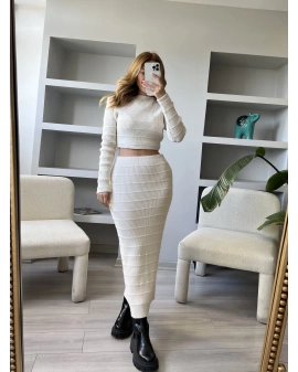 Ekru Kendinden Çizgili Triko Takım