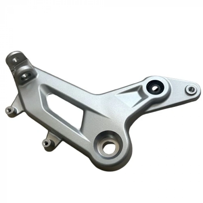 CF MOTO SR 450 Ön Basamak Braketi Sol Orijinal