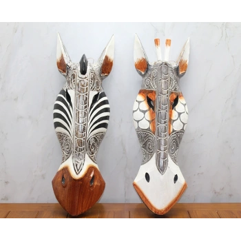 Ahşap Duvara Asmalı Maske Zebra
