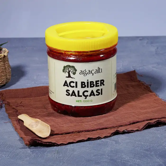 Ev Yapımı Acı Biber Salçası