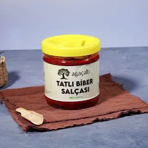 Ev Yapımı Tatlı Biber Salçası