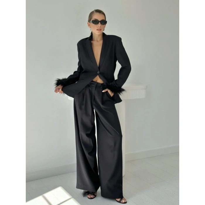 Siyah Kol Ucu Tüylü Ceket - Pantolon Takım
