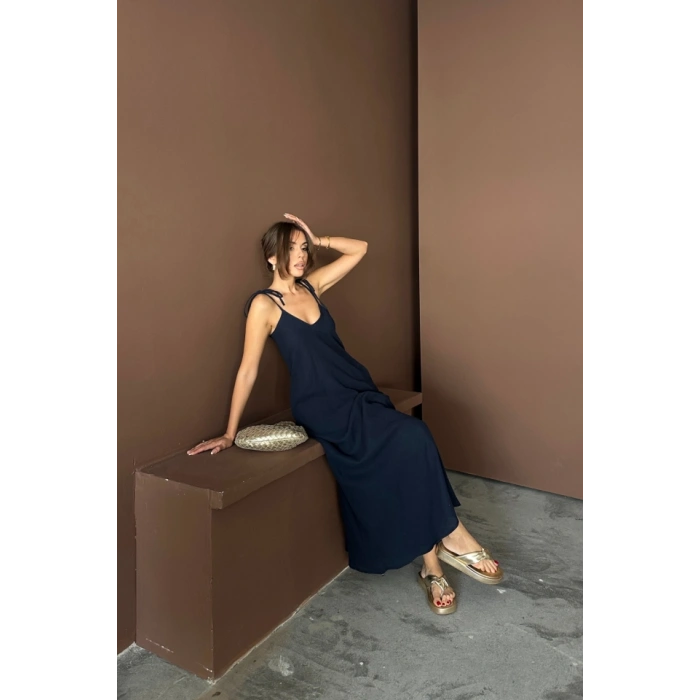 ASKILI UZUN SALAŞ MÜSLİN ELBİSE - Lacivert