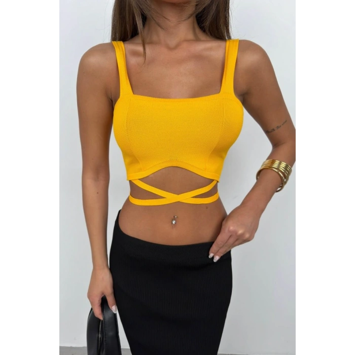 Bel Bağcıklı Crop Bluz