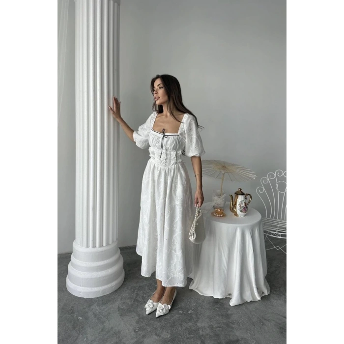 Beyaz Dantel Detaylı Brode Elbise