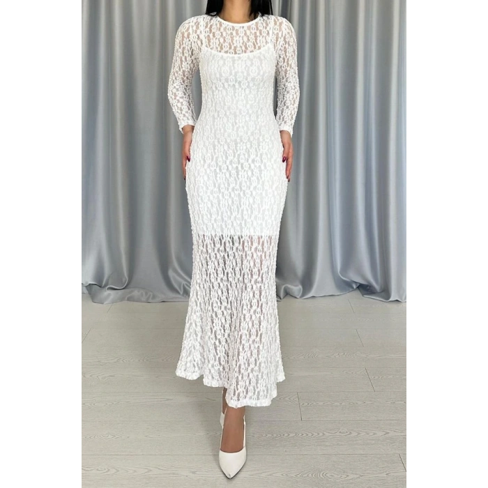 Beyaz Dantelli Uzun Kollu Elbise