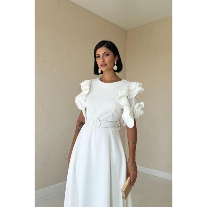 Beyaz Kolları Volanlı Kemerli Elbise