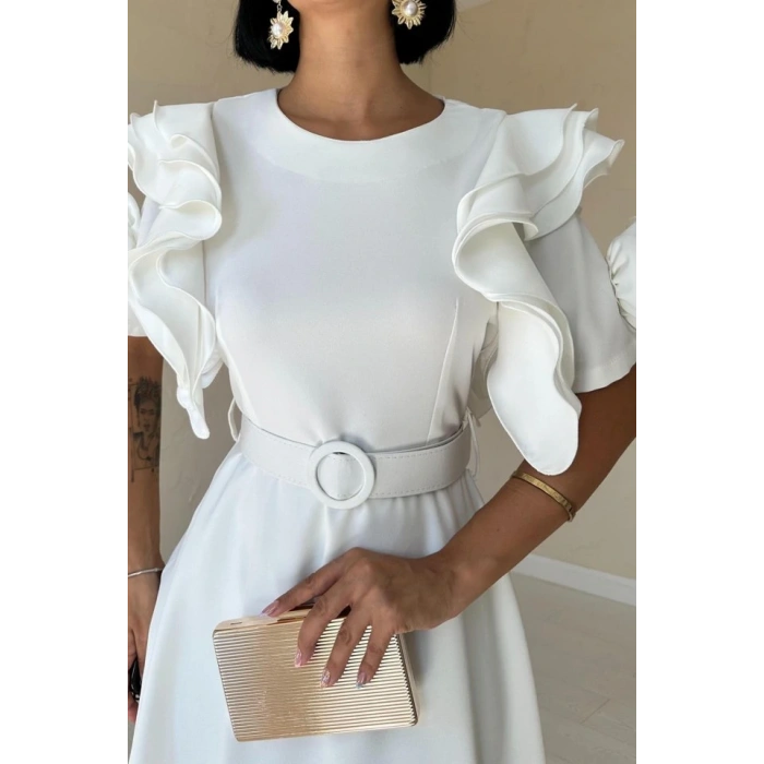 Beyaz Kolları Volanlı Kemerli Elbise