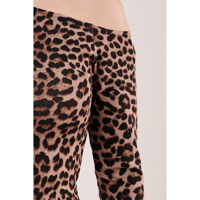 Düşük Omuz Detaylı Leopar Desen Bluz