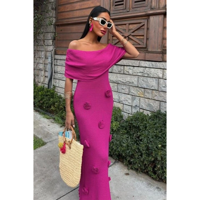 Eteği Gül Detay Madonna Yaka Elbise 2863