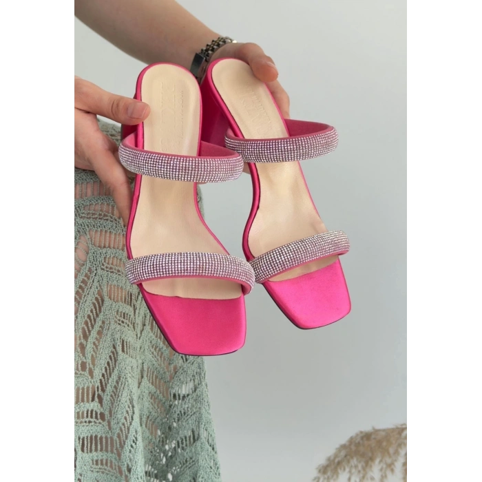 Froya Pembe Saten Topuklu Terlik