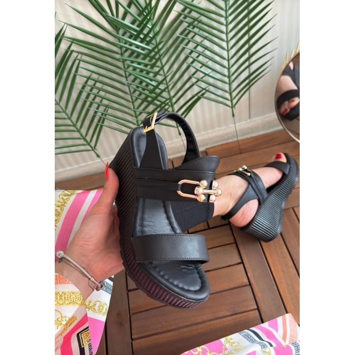 Gitay Siyah Cilt Dolgu Topuk Sandalet