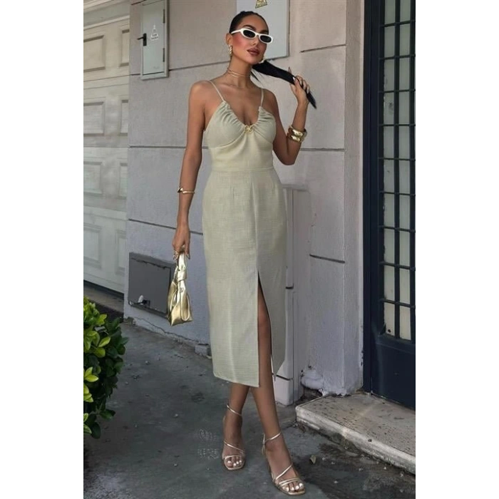 Göğsü Aksesuarlı Önü Yırtmaçlı Elbise 2899