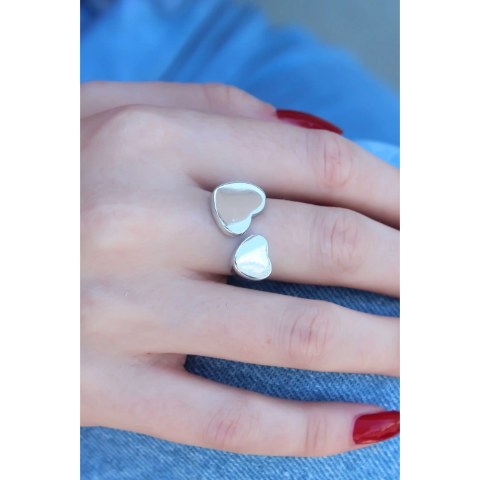 Gümüş Renk Kalp Model Kadın Yüzük