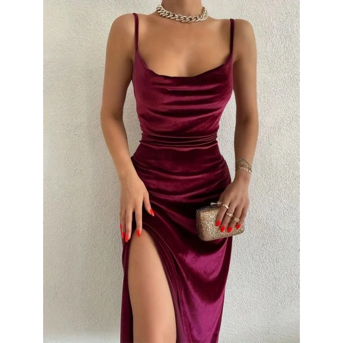 Kadın Askılı Degaje Yakalı Yırtmaçlı Kadife Midi Elbise