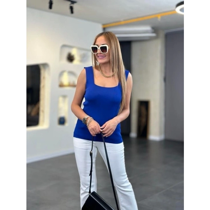 Kadın Kare Yaka Kalın Askılı Beyaz Triko Bluz