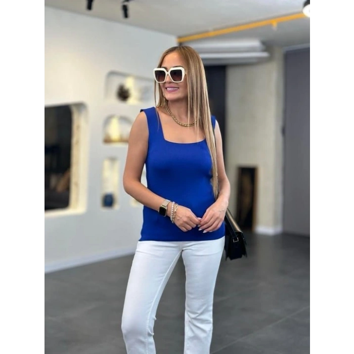 Kadın Kare Yaka Kalın Askılı Beyaz Triko Bluz