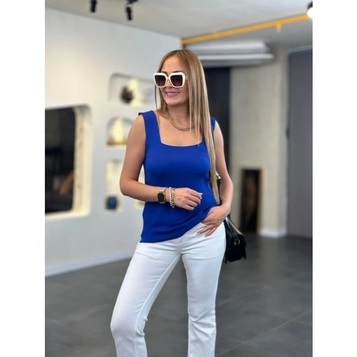 Kadın Kare Yaka Kalın Askılı Beyaz Triko Bluz