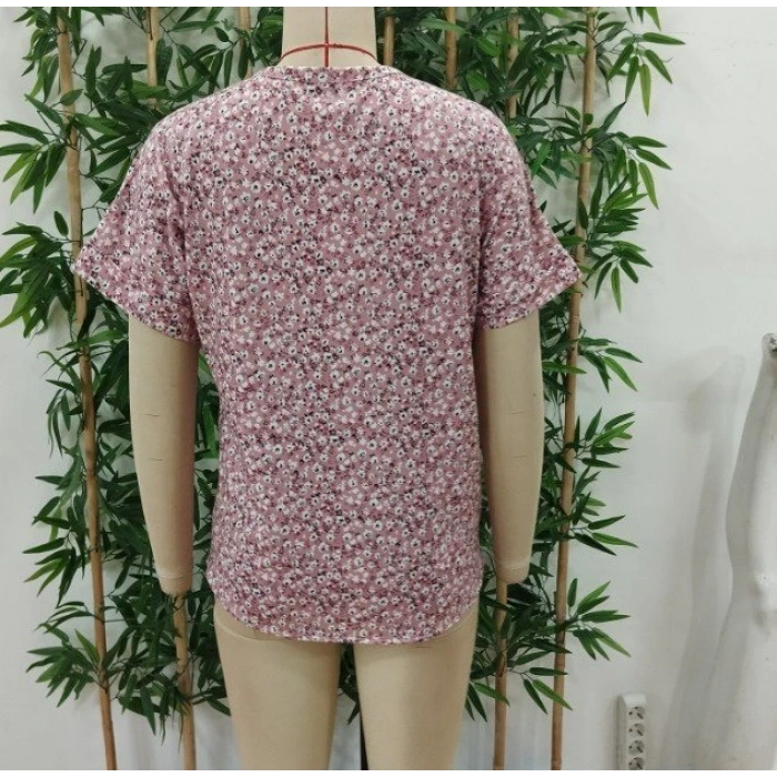 Kadın Kısa Kollu çentikli V Yaka Ve Düğme Detaylı çiçek Desenli Süprem Bluz