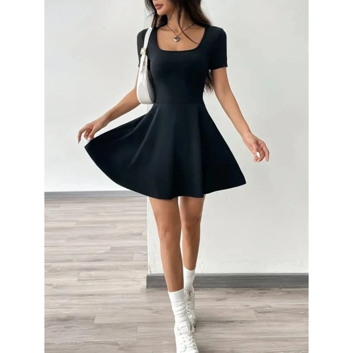 Kadın Kısa Kollu Kare Yaka Short Detaylı Cepli Dalgıç Elbise